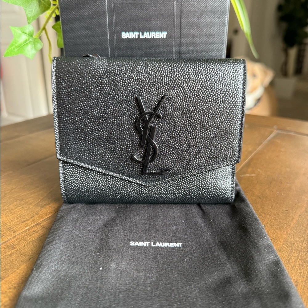 EUC YSL Grain De Poudre Monochrome Monogram Uptown Wallet